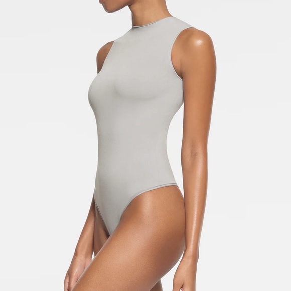 SKIMS Other - SKIMS Essential Crewneck Sleeveless Gray Bodysuit